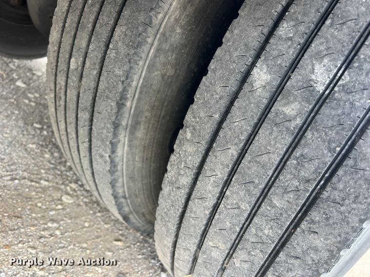 image for item DN3157 2002 International 3800  school bus