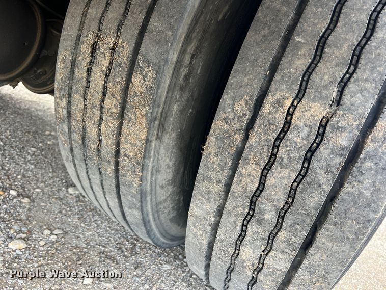 image for item DN3157 2002 International 3800  school bus