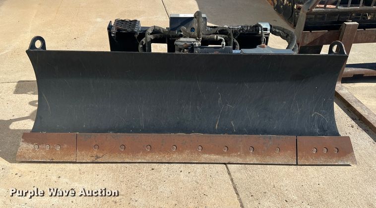 image for item DN3159 2014 Caterpillar  skid steer dozer blade