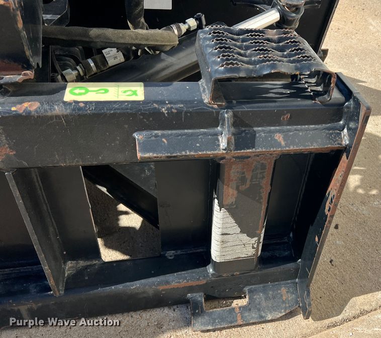 image for item DN3159 2014 Caterpillar  skid steer dozer blade