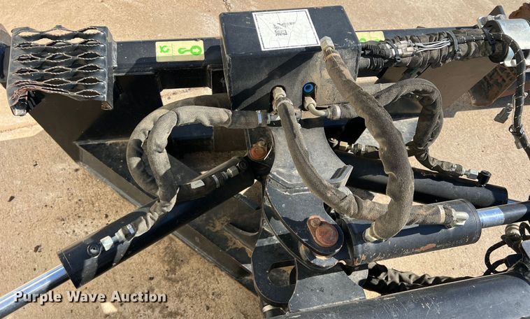 image for item DN3159 2014 Caterpillar  skid steer dozer blade