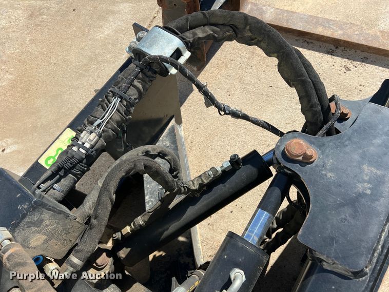 image for item DN3159 2014 Caterpillar  skid steer dozer blade