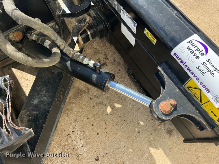 image for item DN3159 2014 Caterpillar  skid steer dozer blade