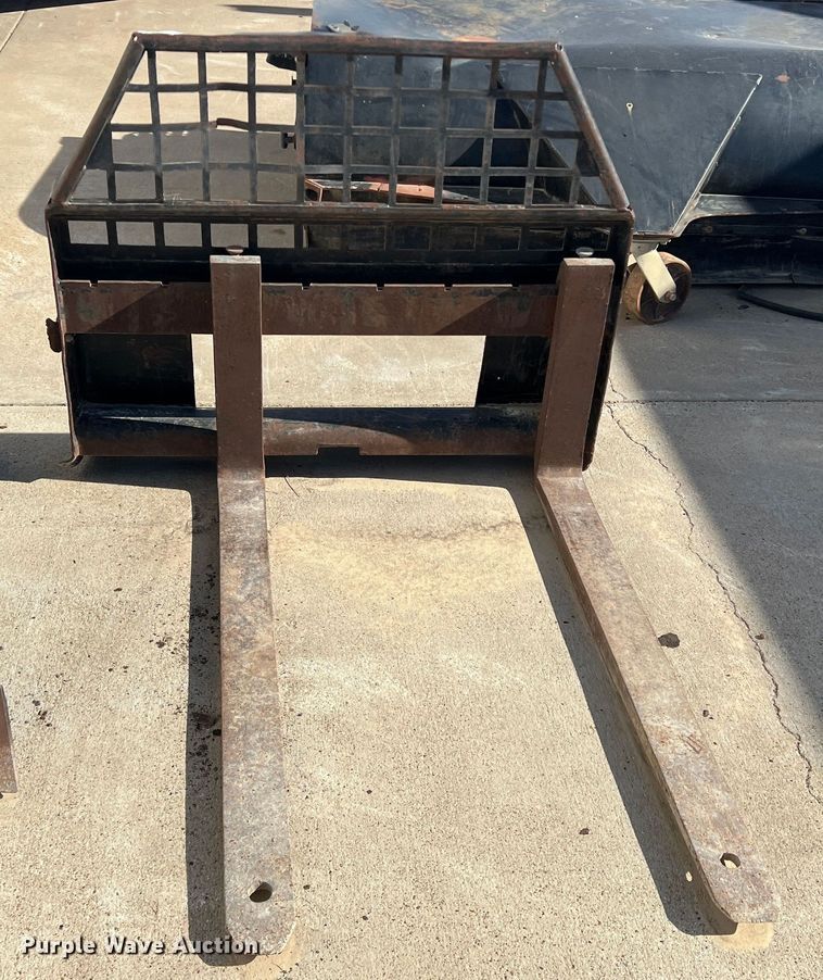 image for item DN3160 Skid steer forks