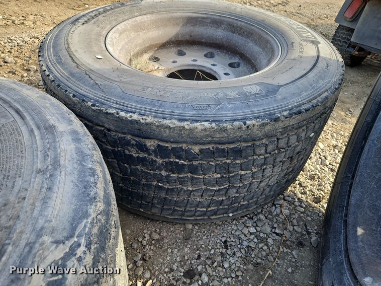image for item DN6999 (4) tires and wheels