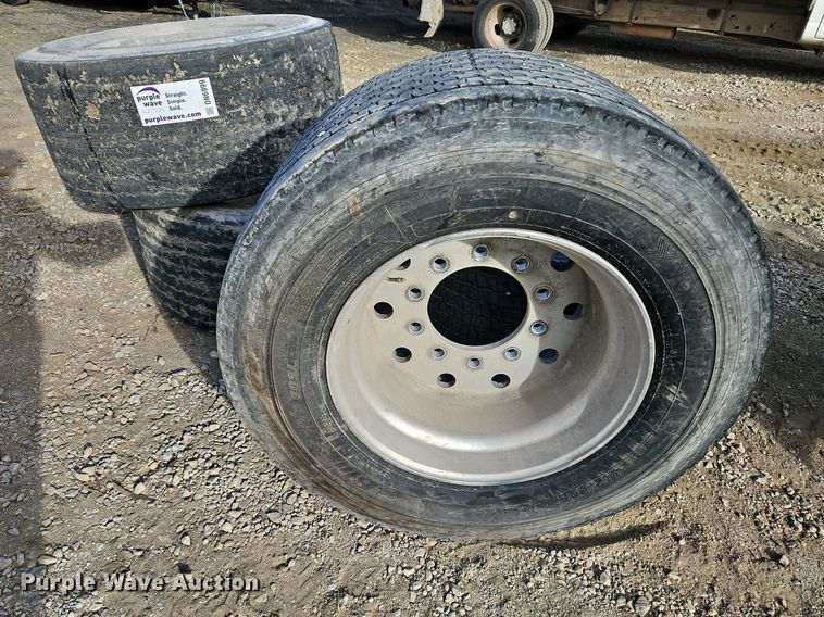 image for item DN6999 (4) tires and wheels