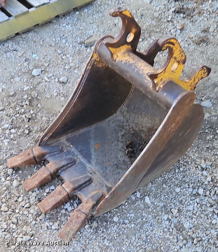 image for item DN7001 John Deere  mini excavator bucket