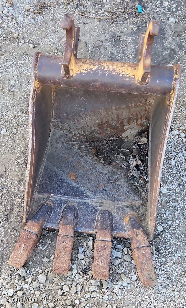 image for item DN7001 John Deere  mini excavator bucket