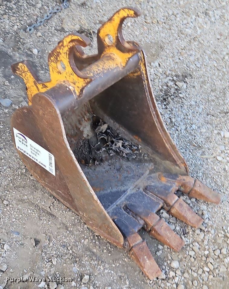 image for item DN7001 John Deere  mini excavator bucket