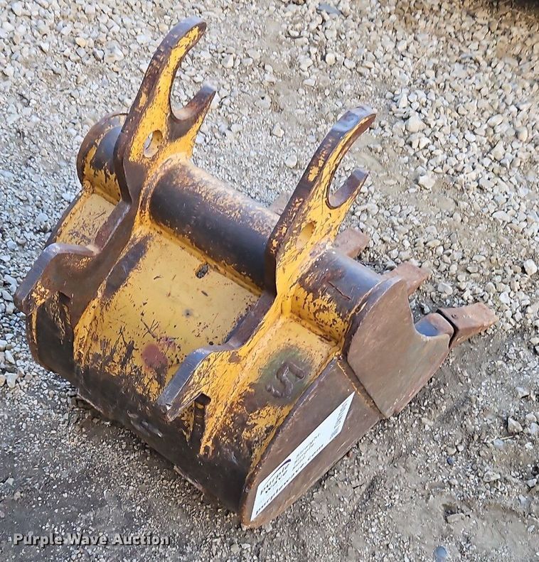 image for item DN7001 John Deere  mini excavator bucket