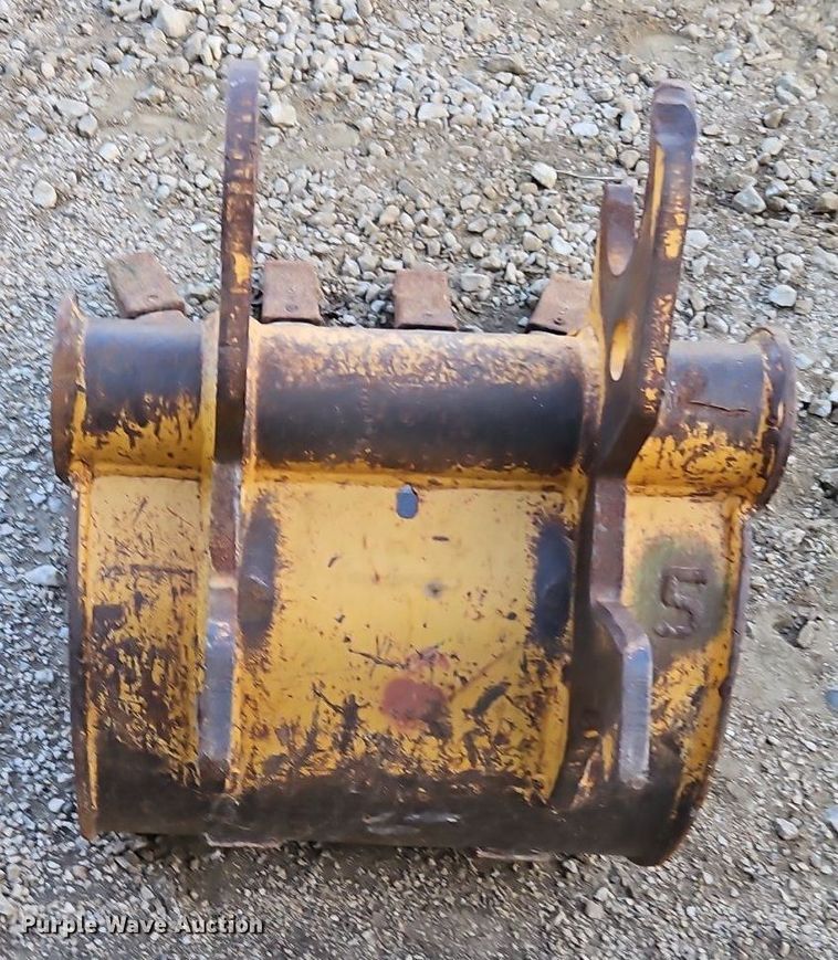 image for item DN7001 John Deere  mini excavator bucket