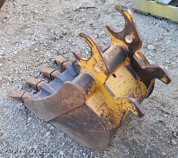 image for item DN7001 John Deere  mini excavator bucket