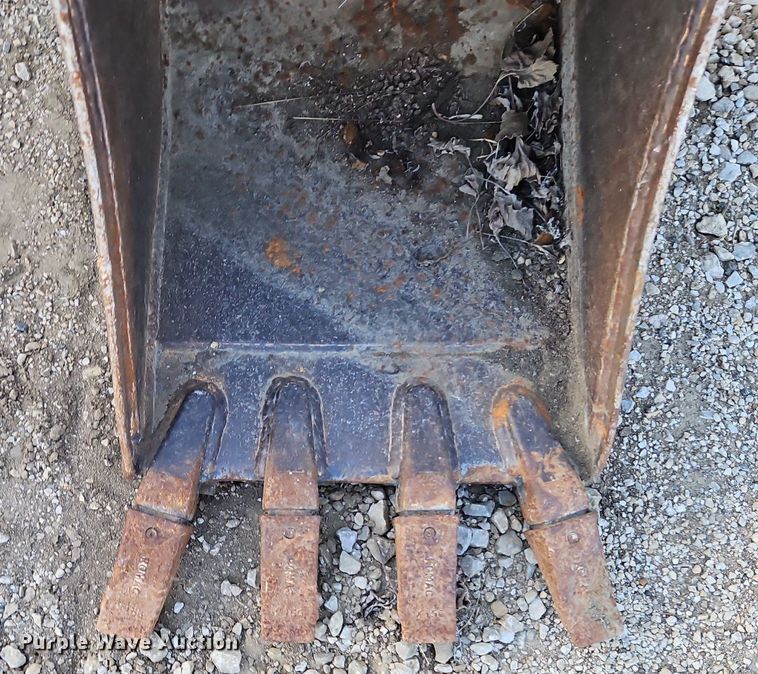 image for item DN7001 John Deere  mini excavator bucket