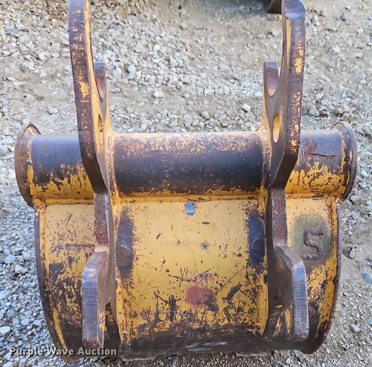 image for item DN7001 John Deere  mini excavator bucket