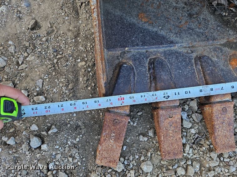 image for item DN7001 John Deere  mini excavator bucket