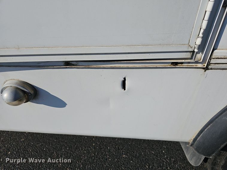 image for item DN8721 2007 Ford E450  shuttle bus