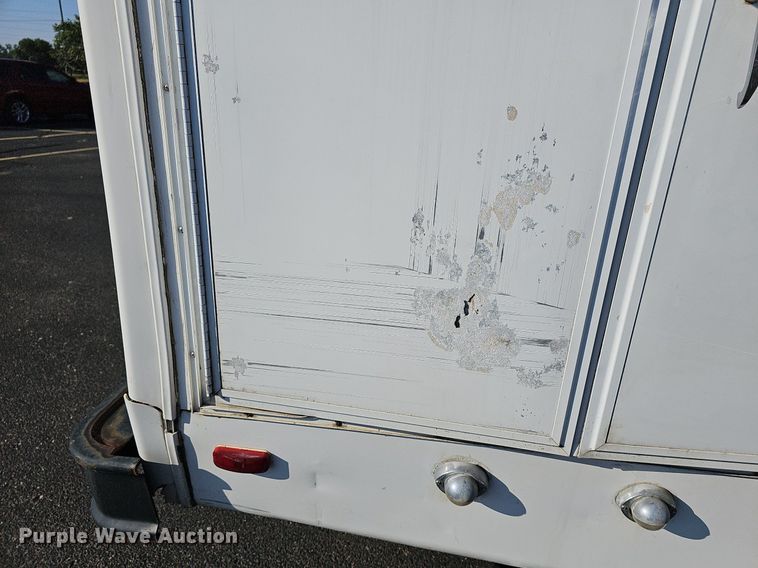 image for item DN8721 2007 Ford E450  shuttle bus