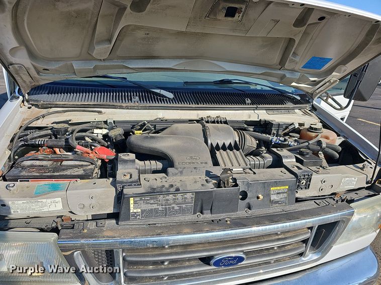 image for item DN8721 2007 Ford E450  shuttle bus