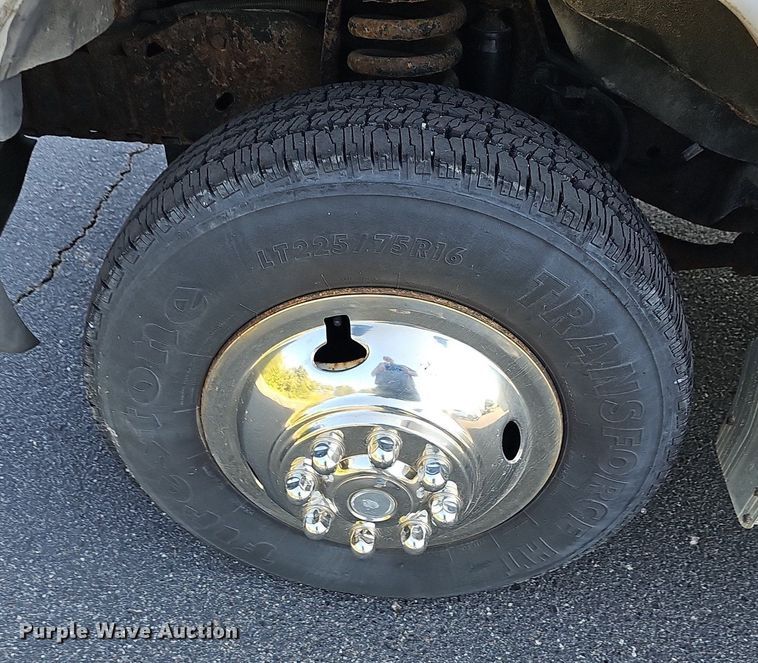 image for item DN8721 2007 Ford E450  shuttle bus