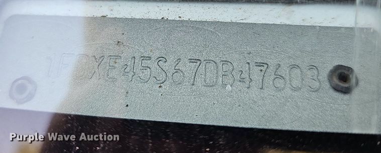 image for item DN8721 2007 Ford E450  shuttle bus