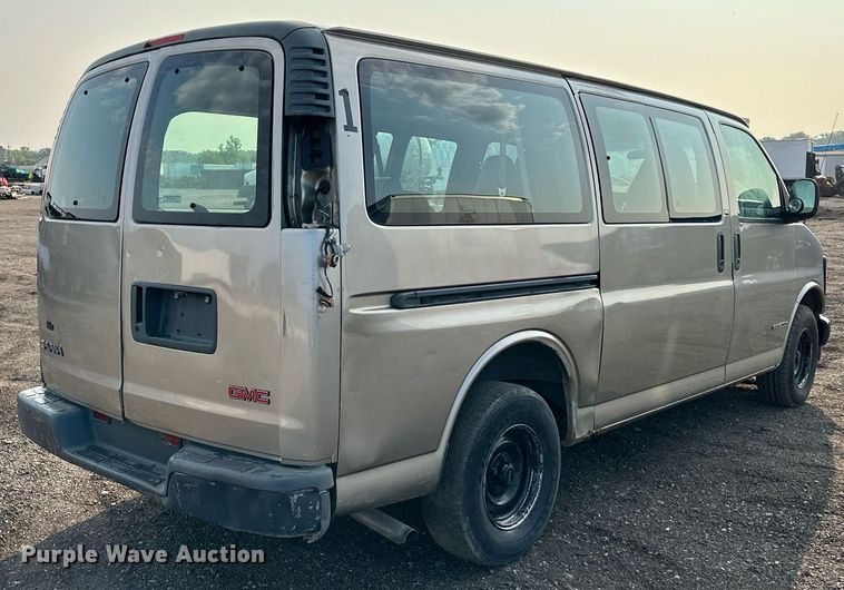 image for item DO5037 2002 GMC Savana G1500  van