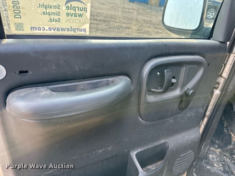 image for item DO5037 2002 GMC Savana G1500  van