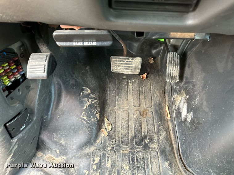 image for item DO5037 2002 GMC Savana G1500  van