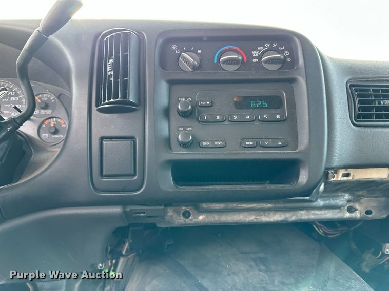 image for item DO5037 2002 GMC Savana G1500  van