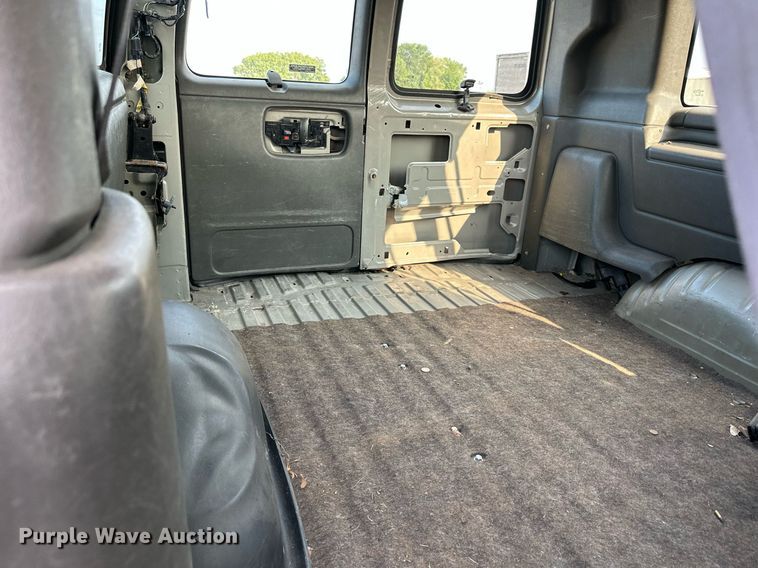 image for item DO5037 2002 GMC Savana G1500  van