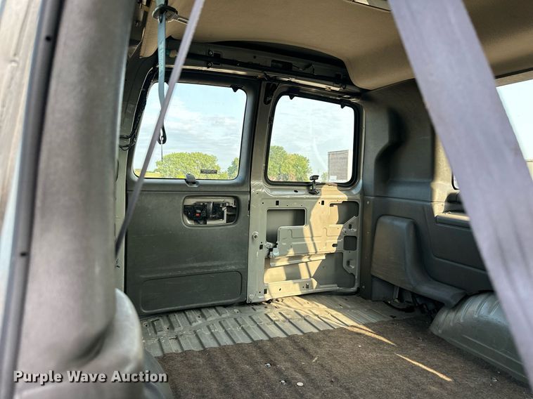 image for item DO5037 2002 GMC Savana G1500  van