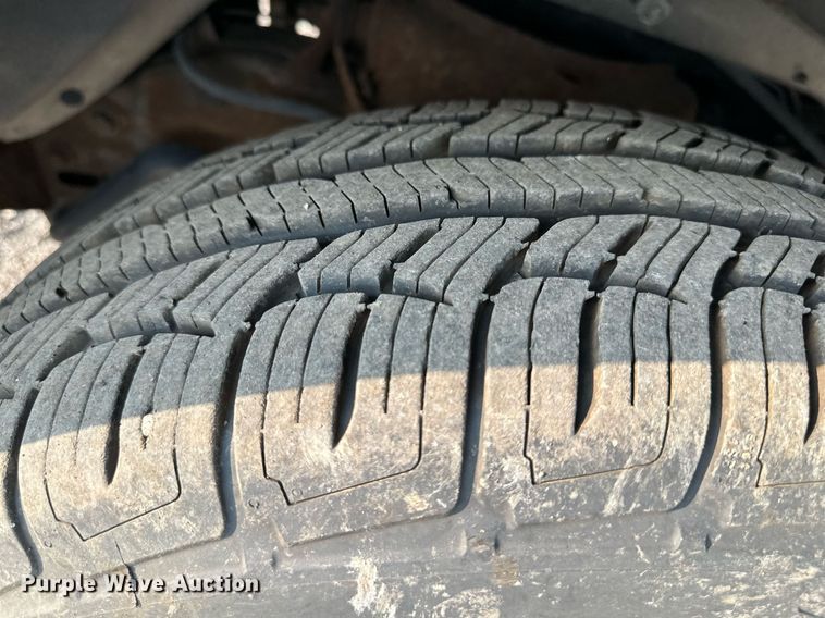 image for item DO5037 2002 GMC Savana G1500  van