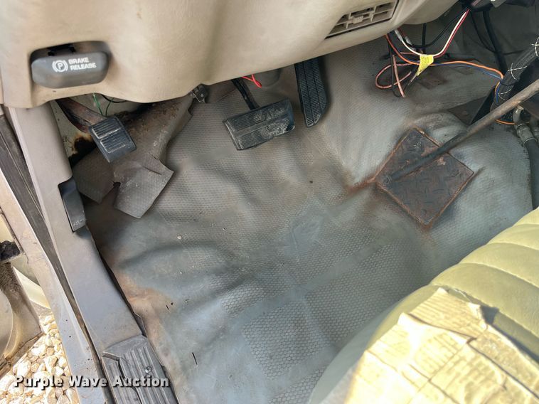 image for item DP2063 1996 GMC 3500HD SL  dump bed pickup truck