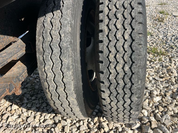 image for item DP2063 1996 GMC 3500HD SL  dump bed pickup truck