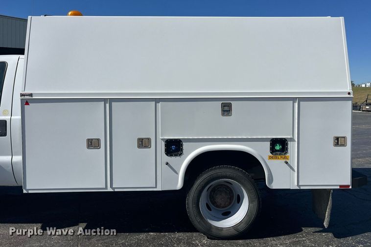 image for item DP2105 2011 Ford F450 Super Duty XL  utility / service truck