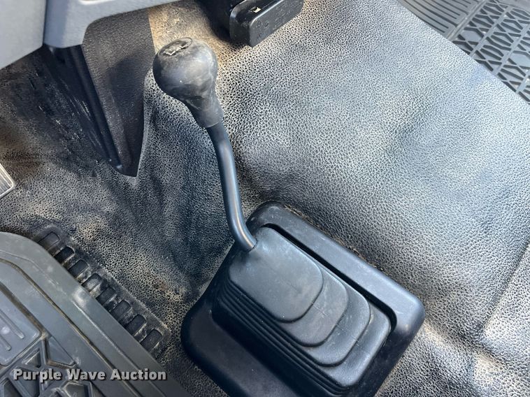 image for item DP2105 2011 Ford F450 Super Duty XL  utility / service truck