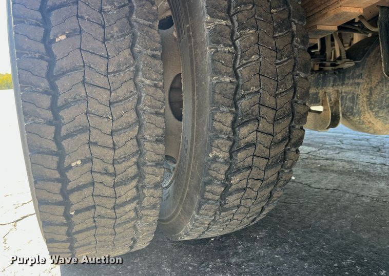 image for item DP2105 2011 Ford F450 Super Duty XL  utility / service truck