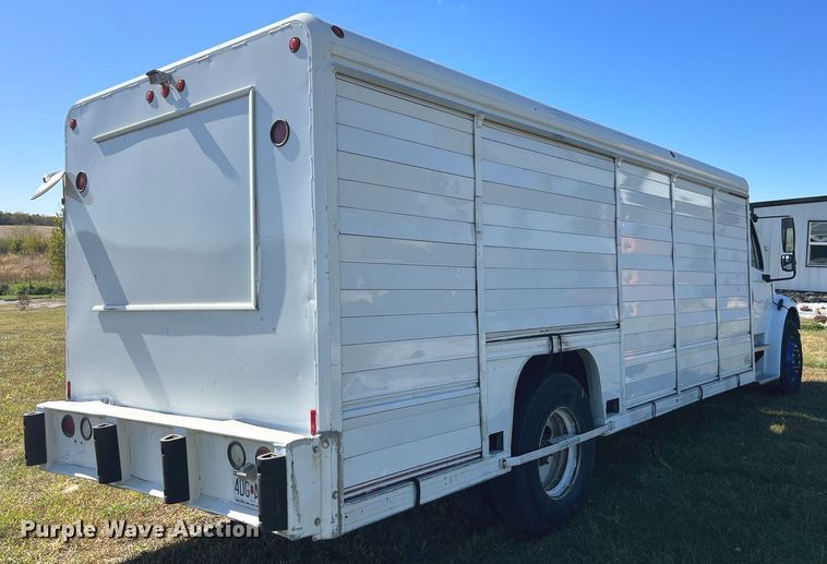 image for item DP2111 2006 Freightliner Business Class M2  delivery truck