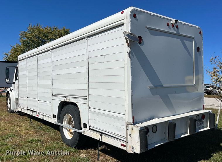 image for item DP2111 2006 Freightliner Business Class M2  delivery truck