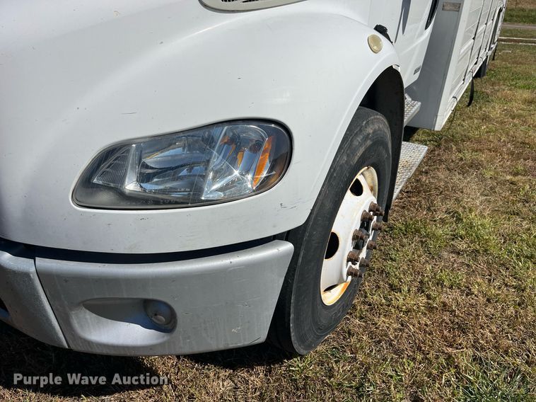 image for item DP2111 2006 Freightliner Business Class M2  delivery truck