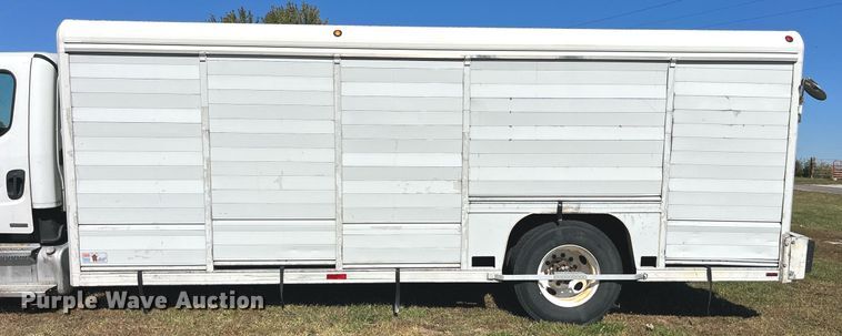 image for item DP2111 2006 Freightliner Business Class M2  delivery truck