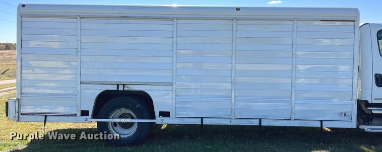 image for item DP2111 2006 Freightliner Business Class M2  delivery truck