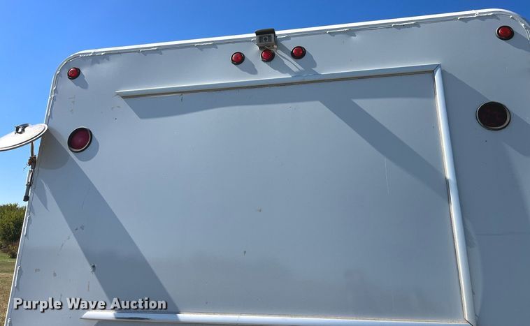 image for item DP2111 2006 Freightliner Business Class M2  delivery truck