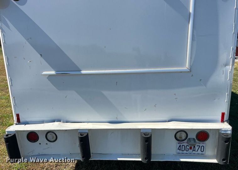 image for item DP2111 2006 Freightliner Business Class M2  delivery truck