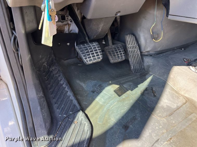 image for item DP2111 2006 Freightliner Business Class M2  delivery truck