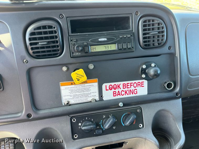 image for item DP2111 2006 Freightliner Business Class M2  delivery truck