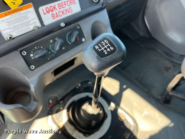 image for item DP2111 2006 Freightliner Business Class M2  delivery truck