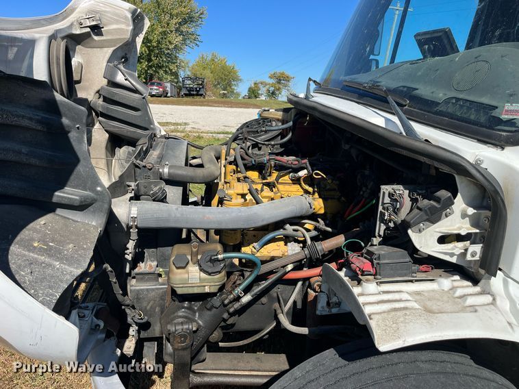 image for item DP2111 2006 Freightliner Business Class M2  delivery truck