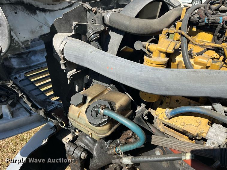 image for item DP2111 2006 Freightliner Business Class M2  delivery truck