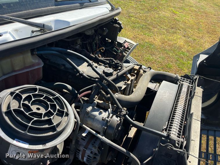 image for item DP2111 2006 Freightliner Business Class M2  delivery truck