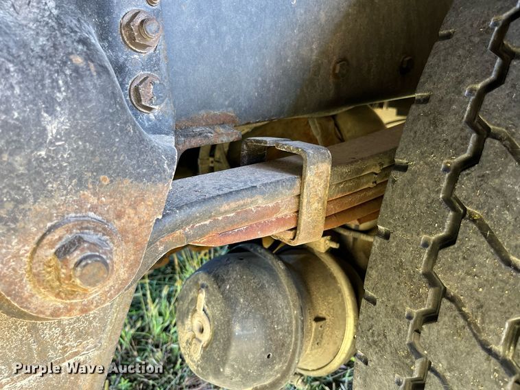 image for item DP2111 2006 Freightliner Business Class M2  delivery truck